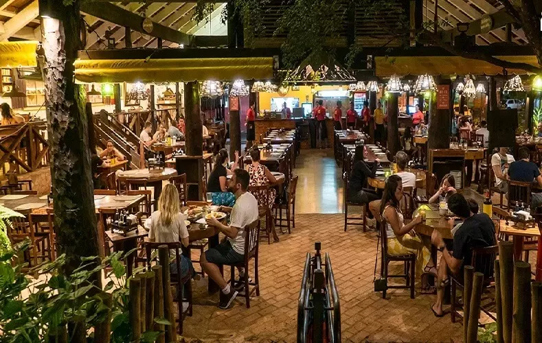 restaurante-cheio-bonito