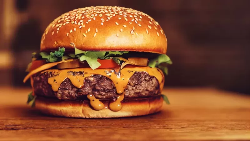 Opcoes-de-hamburgueres-e-lanches-a-noite-em-Bonito-2-1024x576.png