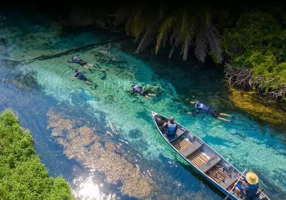 Rio Sucuri Barco de apoio