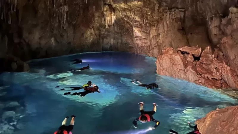 Bonito-e-mesmo-uma-viagem-cara-abismo-anhumas-1024x576